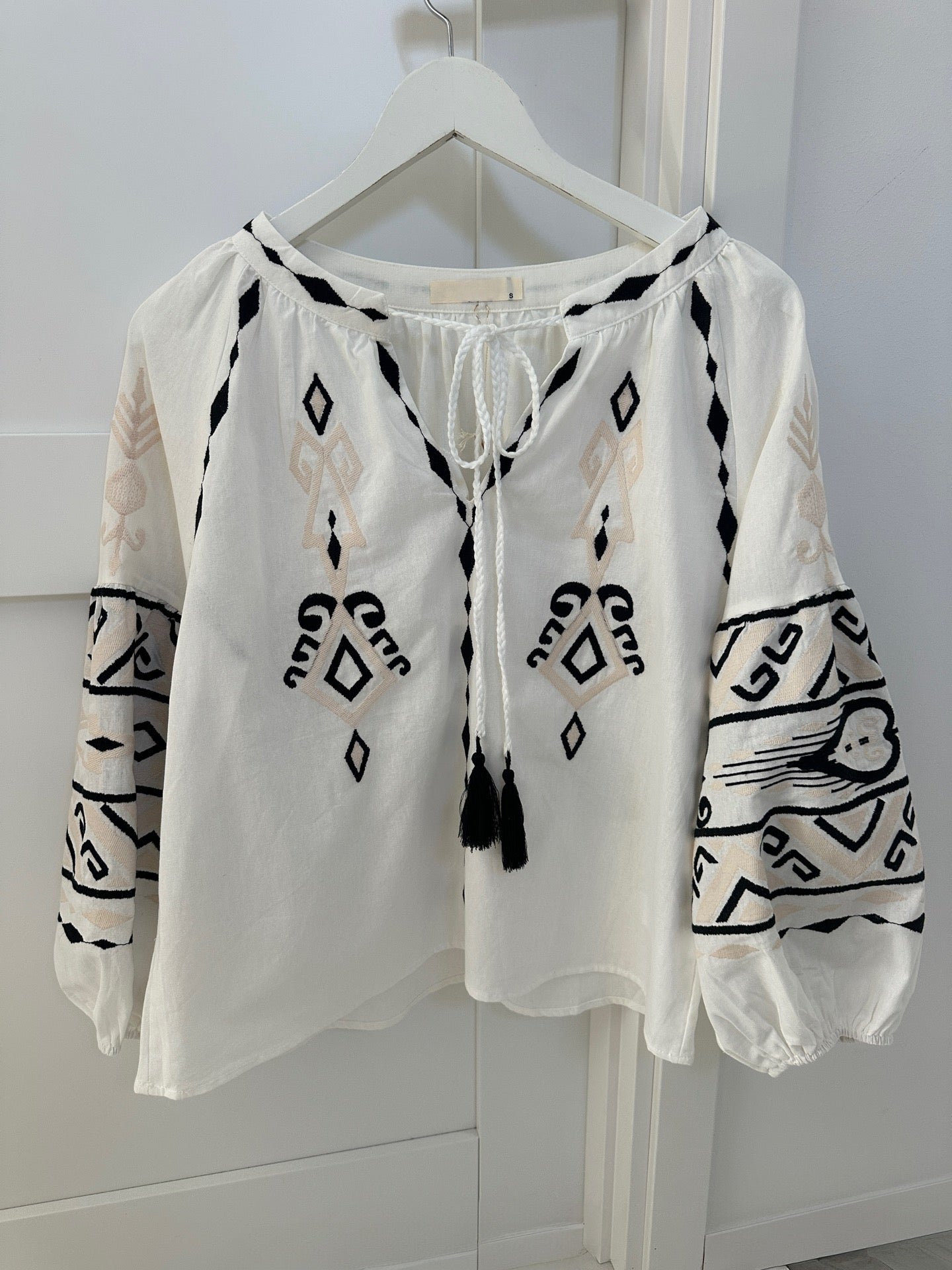 Marion Broderad Blus Vit