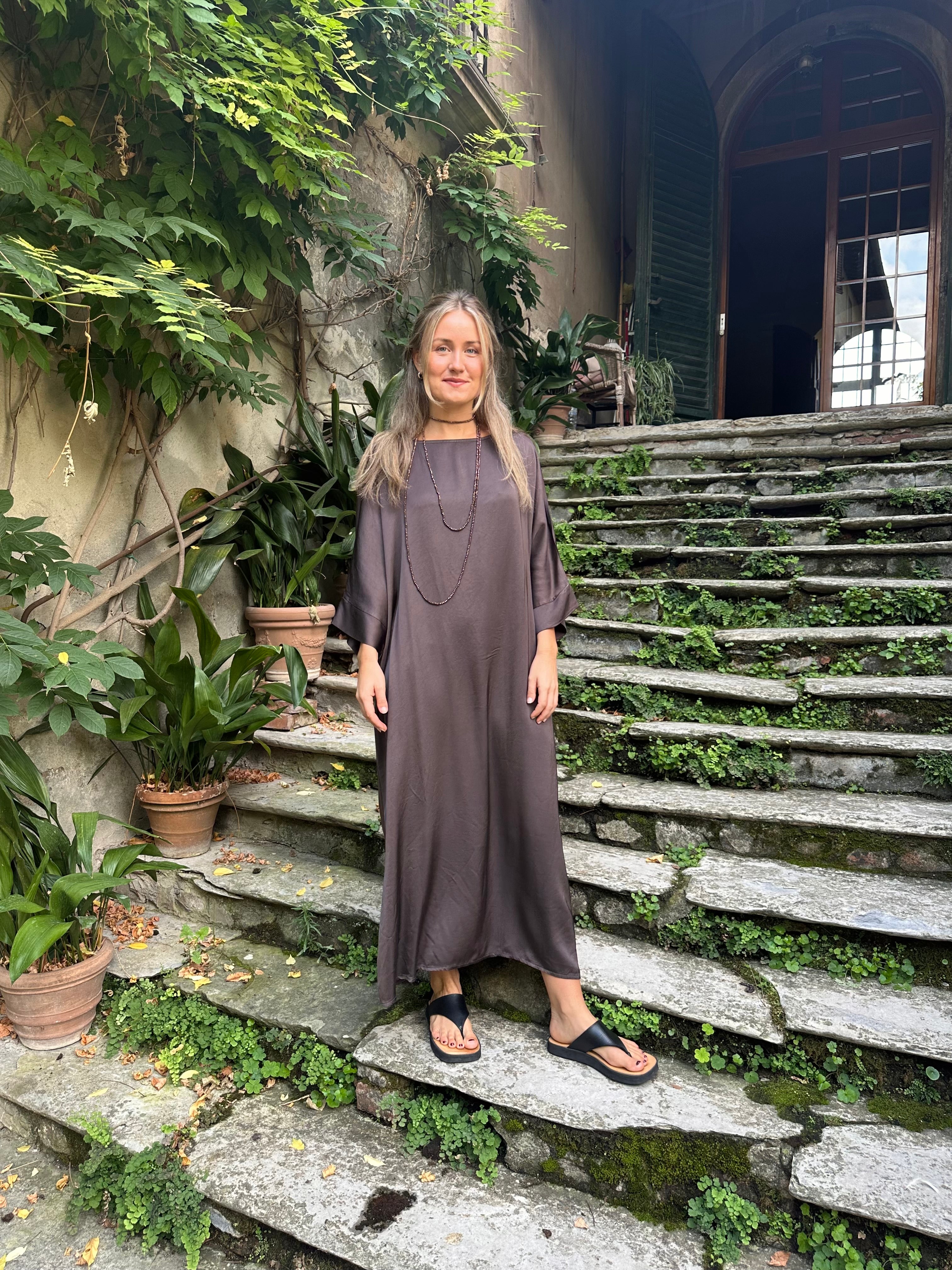 Olivia Klänning Viskos