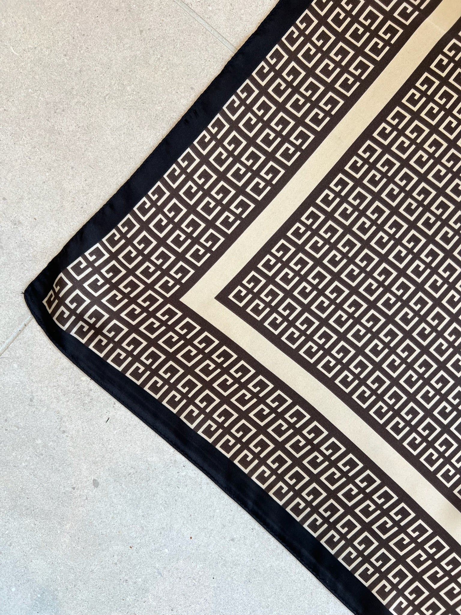 Sable Scarf Viskos Mörkbrun