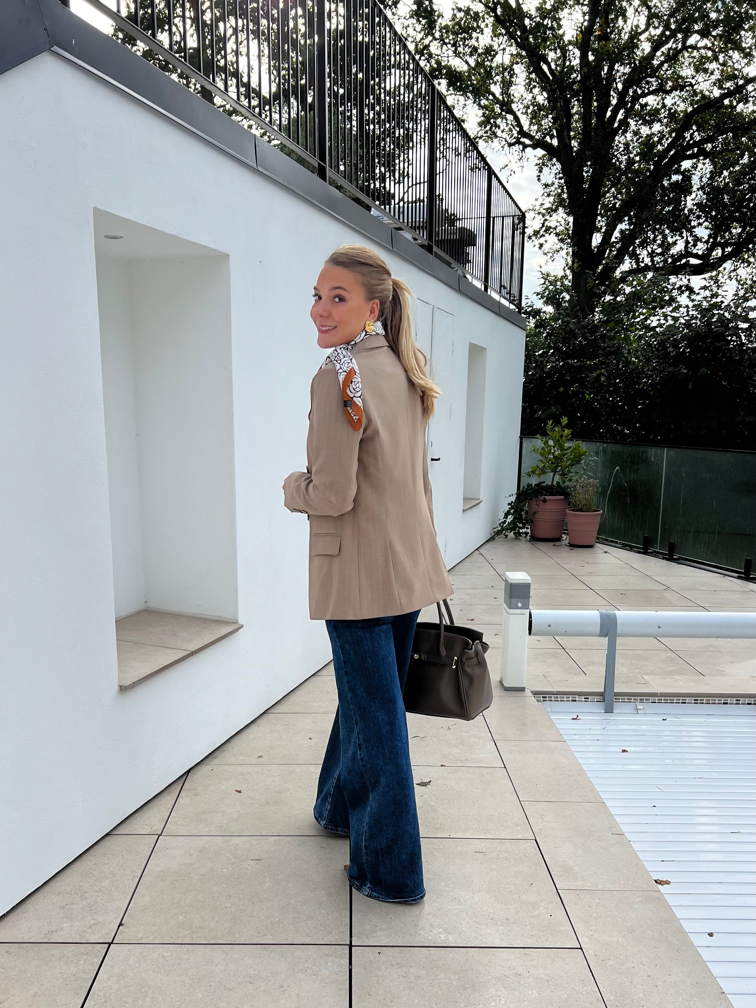 Vivienne Randig Kavaj