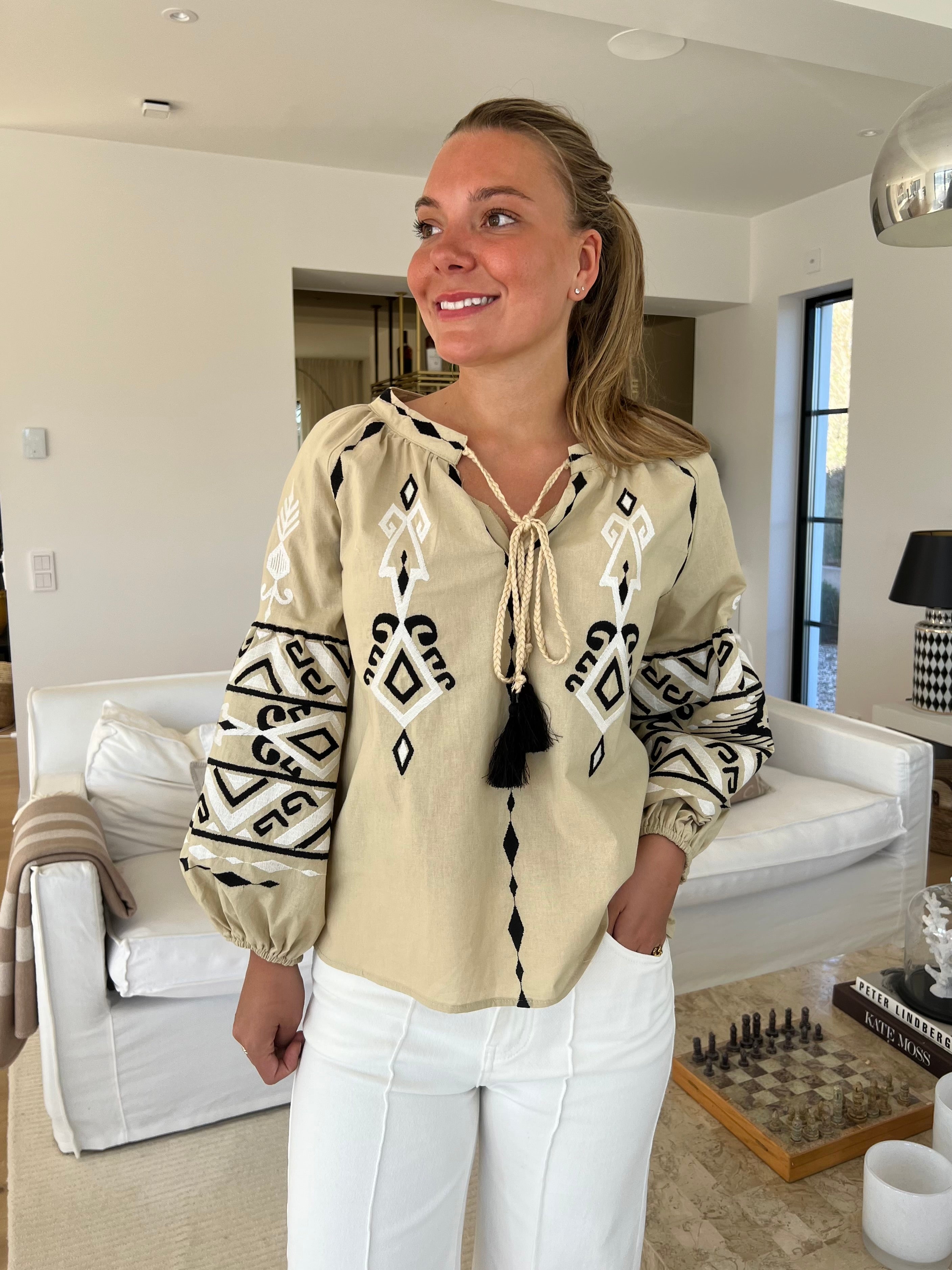 Marion Broderad Blus Beige