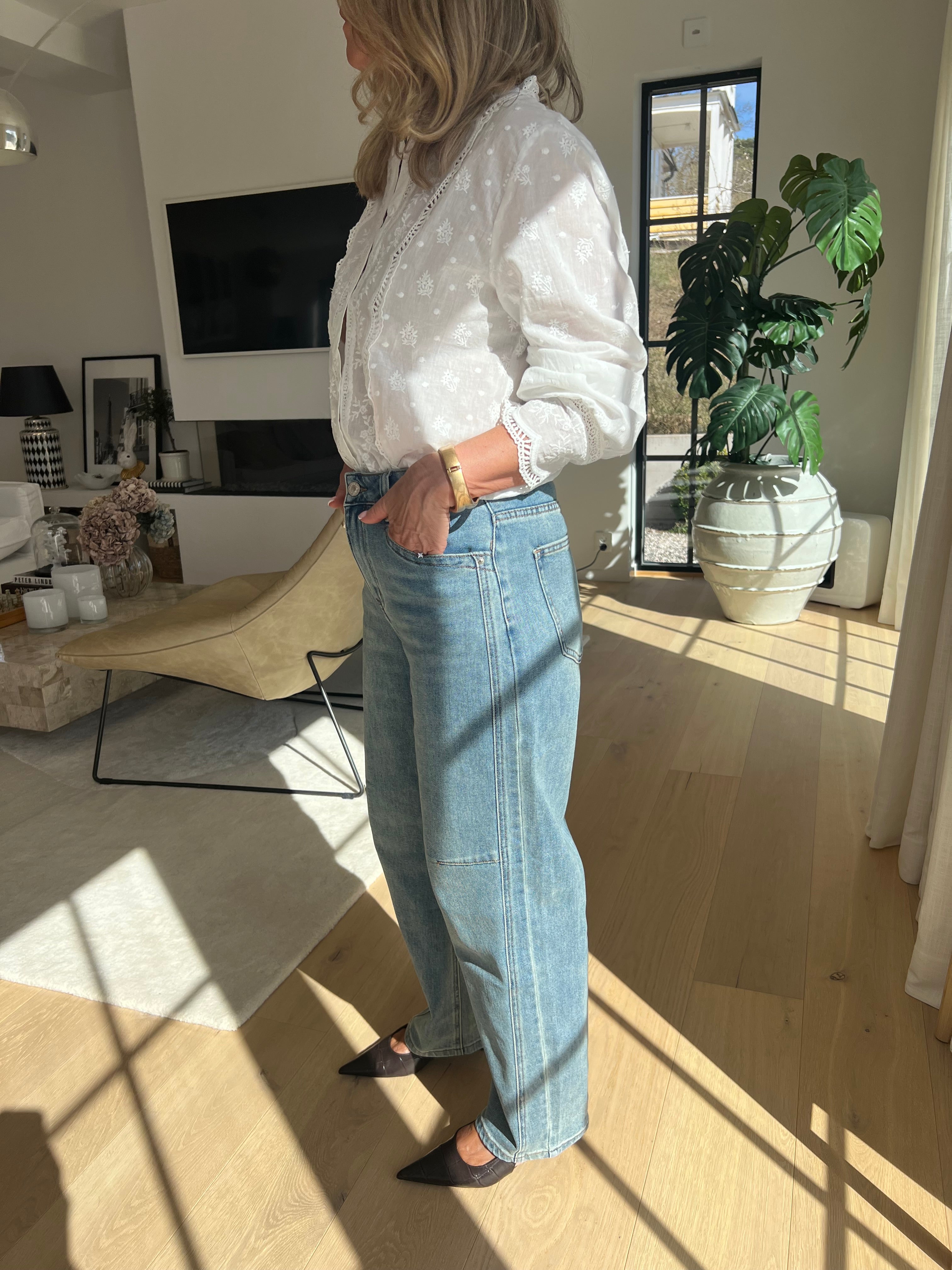 Kora Barrel Jeans
